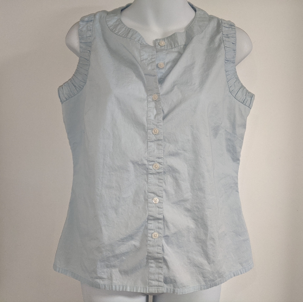 10/$25 Baby blue button up sleeveless blouse gathered trim